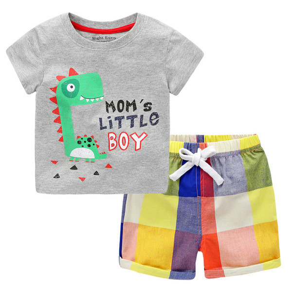 Két részből álló sport- és hétköznapi szett - kockás nadrág és póló különféle alkalmazásokkal