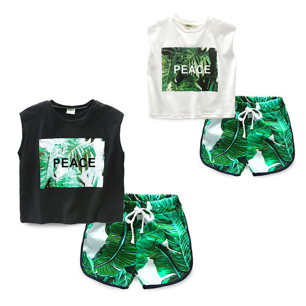 Детски спортен екип за момчета от потник и къси панталони с флорални мотиви 