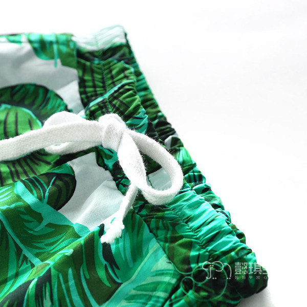 Детски спортен екип за момчета от потник и къси панталони с флорални мотиви 