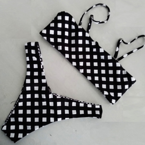 Kétrészes női fürdőruha különböző színekben