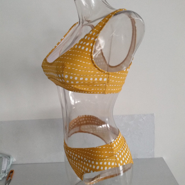 Női kétrészes Nan öltöny egyszerű mintával, mintával