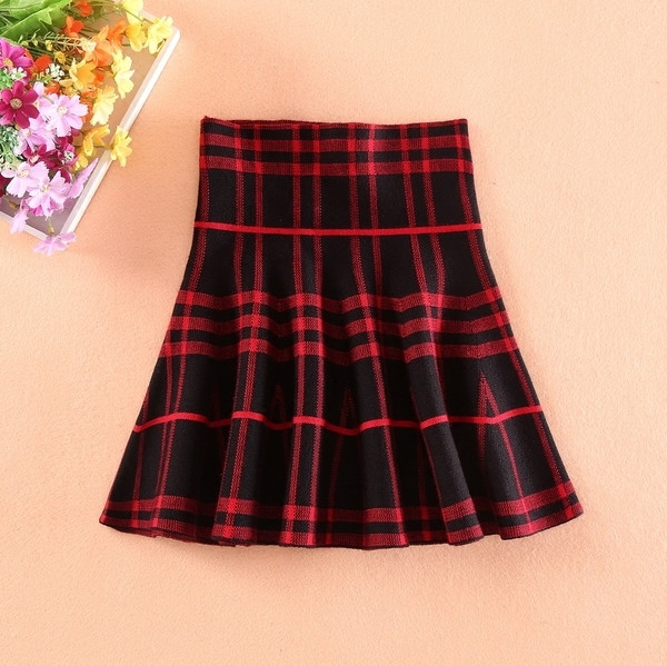 Magas derekú, szabadidős gyermekszoknya két színben