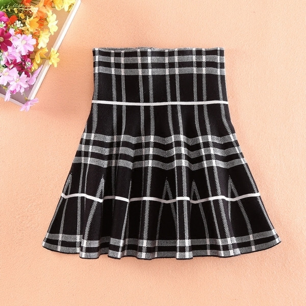 Magas derekú, szabadidős gyermekszoknya két színben