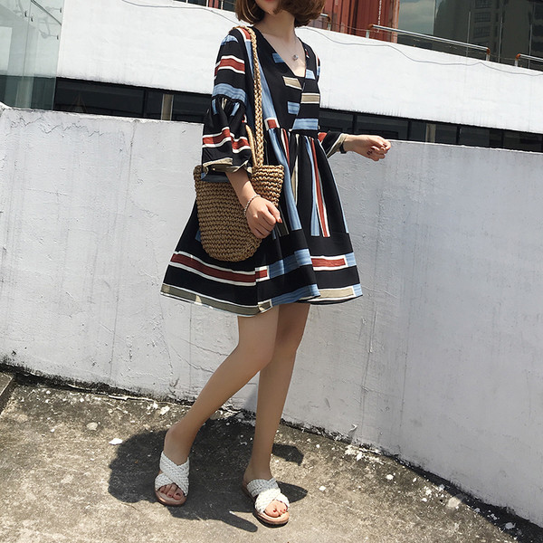 Lezser nyári női ruha szabad csíkos mintával