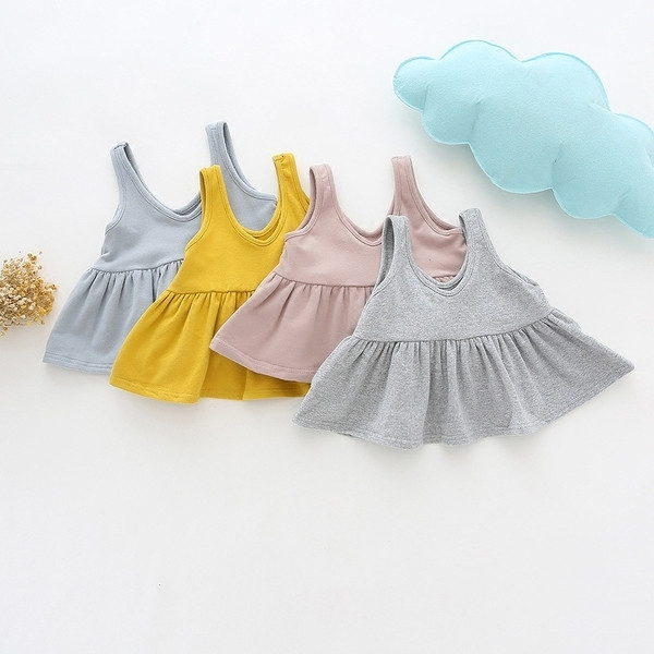 Tíz alkalmi ruha lányoknak több színben