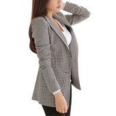 Sport-alkalmi kockás női kabát - vékony modell