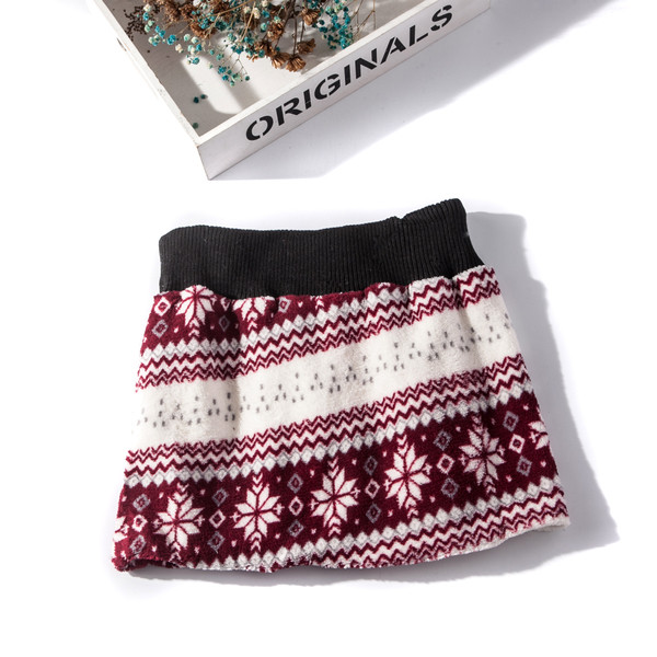 Детска пола в три цвята с връзки и пух