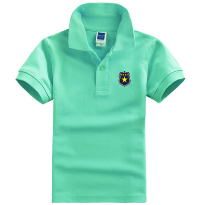 Nyári alkalmi póló fiúknak gallérral és mintával, különböző színekben