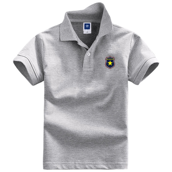 Nyári alkalmi póló fiúknak gallérral és mintával, különböző színekben