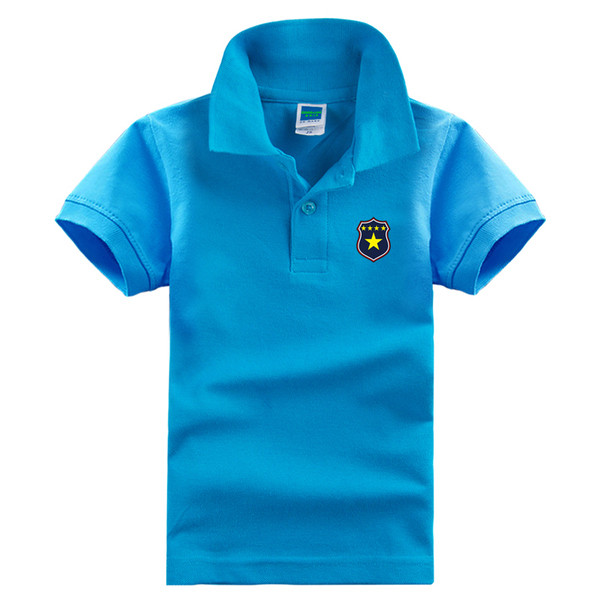 Nyári alkalmi póló fiúknak gallérral és mintával, különböző színekben