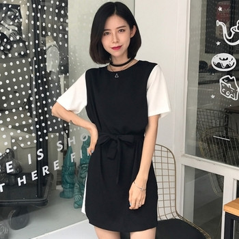 Απαλό γυναικείο φόρεμα μικρού ύφους