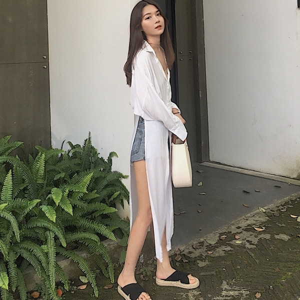 Lezser hosszú, fehér színű női ing, mindennapi használatra