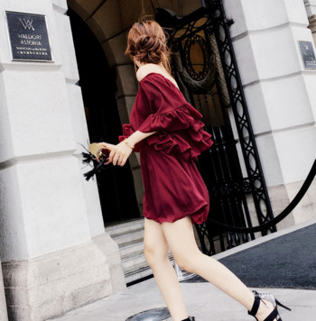 Κομψό γυναικέιο φόρεμα  σε ευρύ μοτίβο