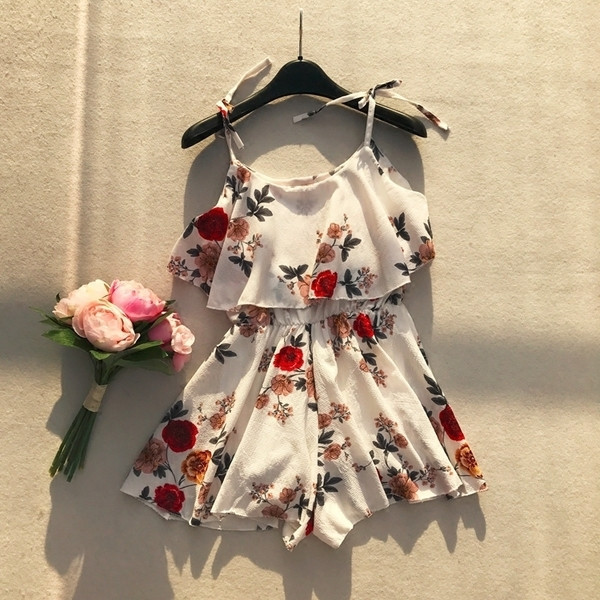 Salopetă scurtă de damă de vară blândă în trei culori cu imprimeu floral