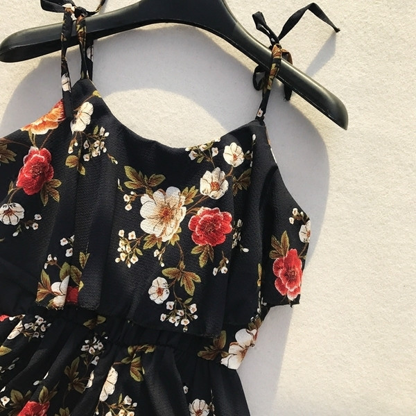 Salopetă scurtă de damă de vară blândă în trei culori cu imprimeu floral