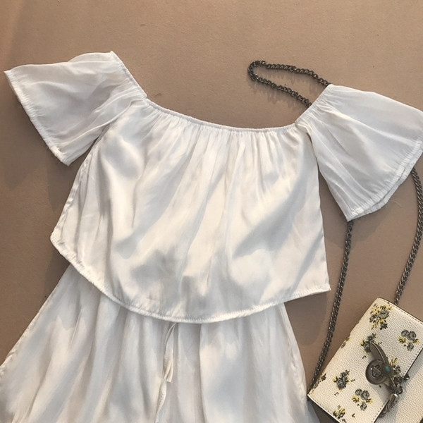 Egyszerű női rövid overall kék, fehér és fekete színekben