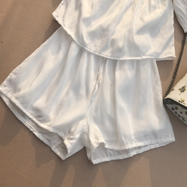 Egyszerű női rövid overall kék, fehér és fekete színekben