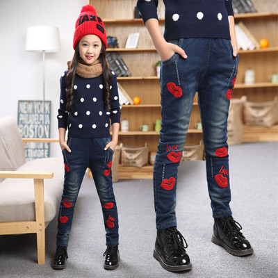 Blugi casual pentru copii in diferite modele cu buzunare