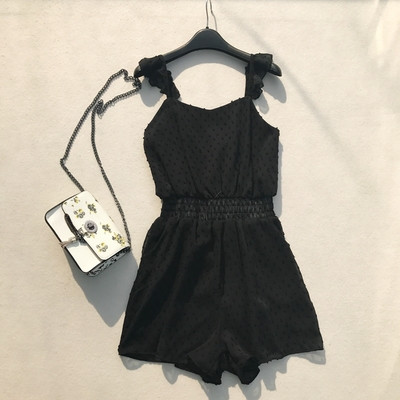 Nyári rövid női jumpsuit rózsaszín, sárga, fehér és fekete pántokkal