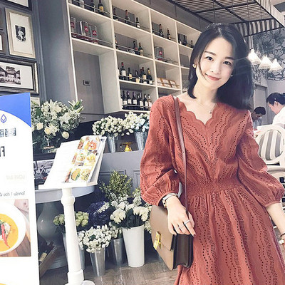 Καλοκαιρινό φόρεμα με δαντέλα και μακριά μανίκια σε δύο χρώματα