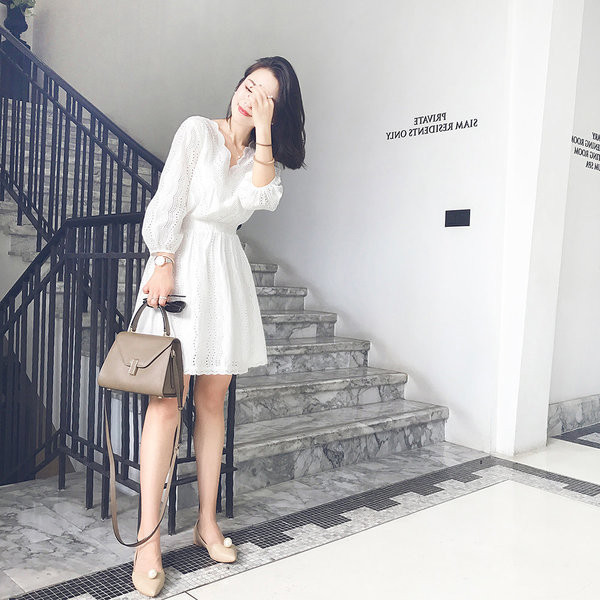 Καλοκαιρινό φόρεμα με δαντέλα και μακριά μανίκια σε δύο χρώματα