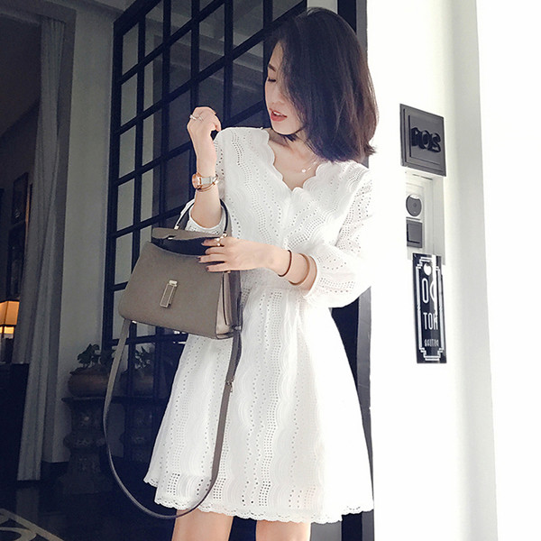 Καλοκαιρινό φόρεμα με δαντέλα και μακριά μανίκια σε δύο χρώματα