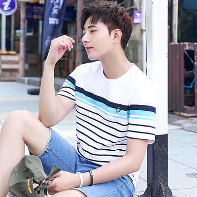 Ανδρικό μπλουζάκι με κοντό μανίκι σε δύο μοντέλα και σε διαφορετικά χρώματα