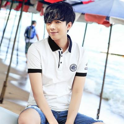 Ανδρικό μπλουζάκι με κοντό μανίκι σε δύο μοντέλα και σε διαφορετικά χρώματα