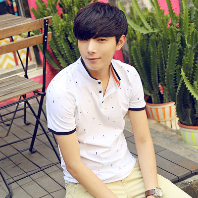 Ανδρικό μπλουζάκι με κοντό μανίκι σε δύο μοντέλα και σε διαφορετικά χρώματα