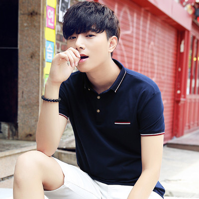 Ανδρικό μπλουζάκι με κοντό μανίκι σε δύο μοντέλα και σε διαφορετικά χρώματα