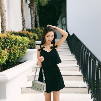 Κομψό μαύρο γυναικείο φόρεμακατάλληλο για τη καθημερινή ζωή