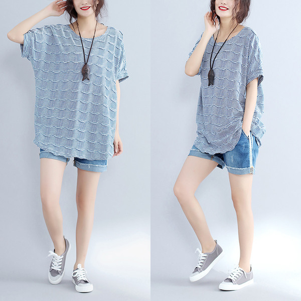 Γυναικεία φαρδιά μπλούζα με ανοιχτό λαιμό και μανίκι 3/4