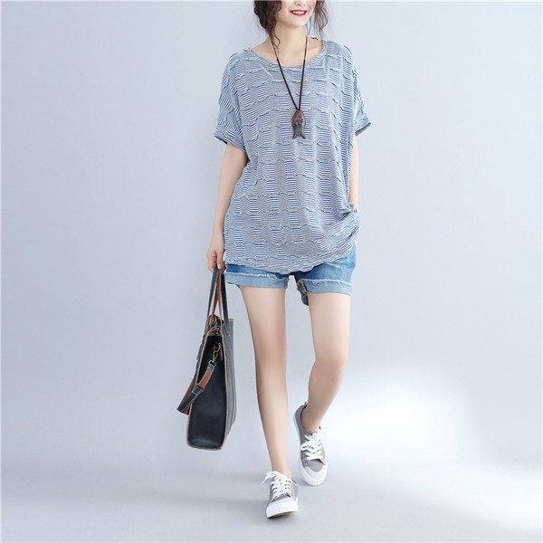 Γυναικεία φαρδιά μπλούζα με ανοιχτό λαιμό και μανίκι 3/4