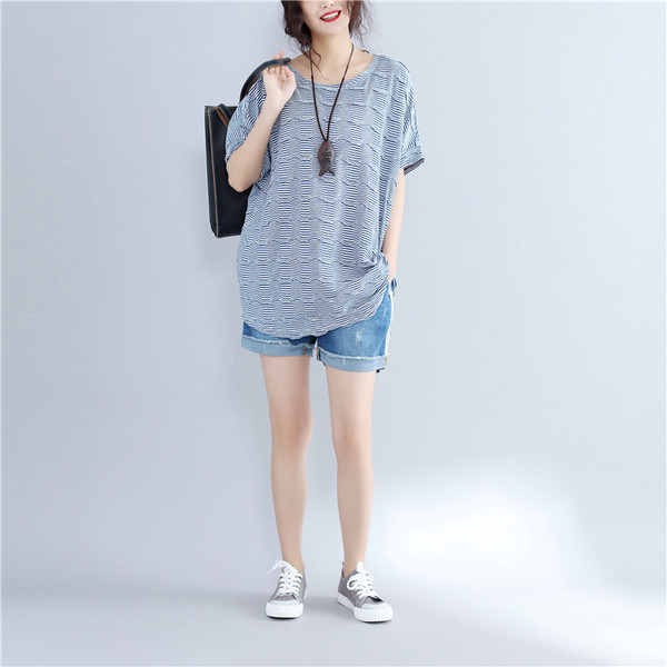 Γυναικεία φαρδιά μπλούζα με ανοιχτό λαιμό και μανίκι 3/4