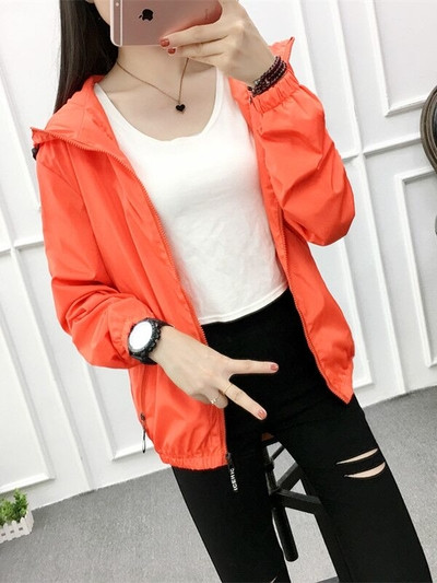 Γυναικείο αθλητικό σακάκι με κουκούλα σε διαφορετικά χρώματα