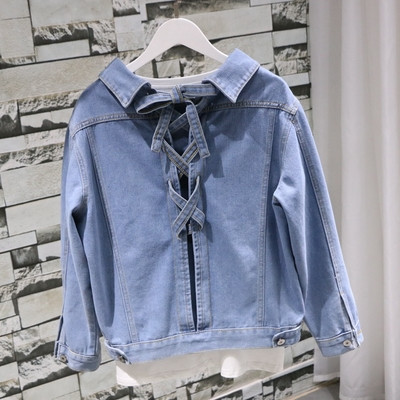 Μοντέρνο γυναικείο τζιν σακάκι με διασταυρωμένους δεσμούς στην πλάτη