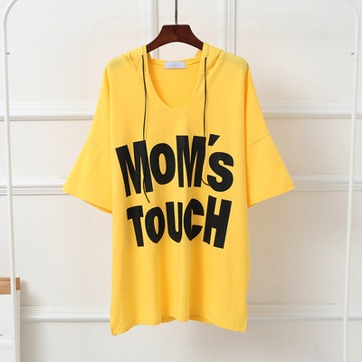 Γυναικείο μακρύ μπλουζάκι σε τρισδιάστατο σχέδιο με επιγραφή και κουκούλα