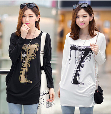 Γυναικεία μπλούζα σε μαύρο και άσπρο με διαφορετικές εκτυπώσεις