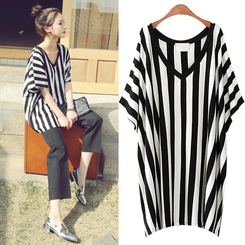 Καλοκαιρινή φαρδιά γυναικεία μπλούζα με ντεκολτέ σε σχήμα V