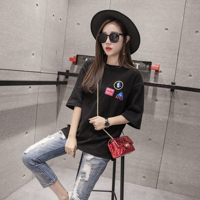 Γυναικείο μπλουζάκι σε διάφορα χρώματα και μοτίβα