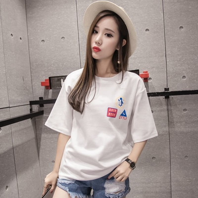 Γυναικείο μπλουζάκι σε διάφορα χρώματα και μοτίβα