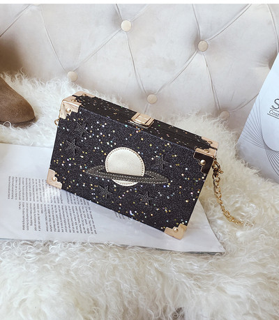 Κομψή μίνι γυναικεία τσάντα με εφαρμογή και μεταλλική λαβή