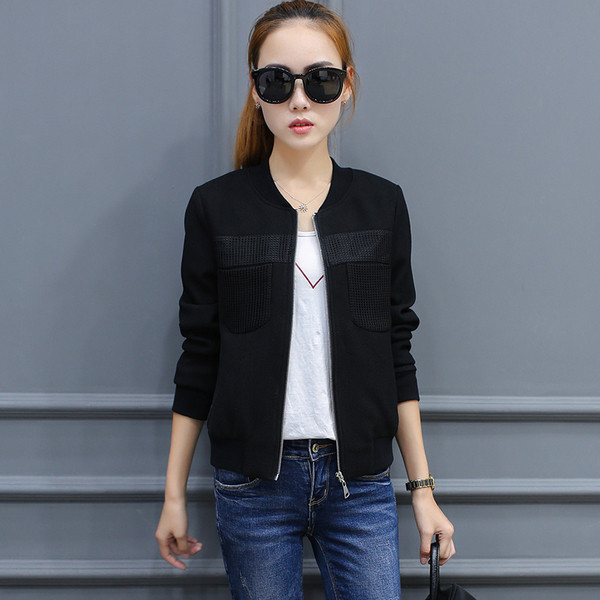 Geaca dama sport-casual, potrivita pentru primavara in alb-negru