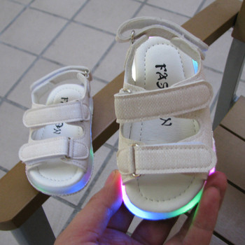 Детски унисекс светещи сандали с лепенки в три цвята