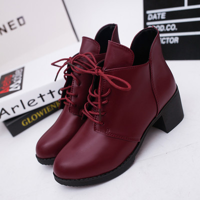 Дамски боти в два модела и два цвята на нисък ток с връзки