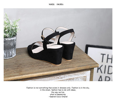 Stílusos női szandál mindennapi platformra, többféle színben