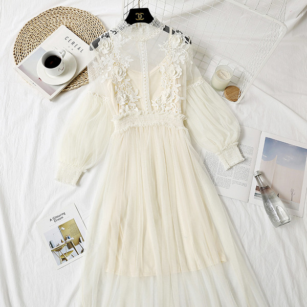 Rochie formala cu maneci sifon si broderie in diferite culori