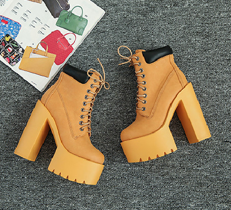 Ghete de dama moderne cu toc inalt si talpa inalta cu sireturi in trei culori