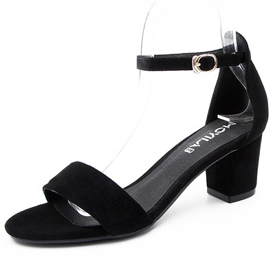 Γυναικεία αθλητικά κομψά σανδάλιαμε χαμιλή σόλα σε τρία χρώματα