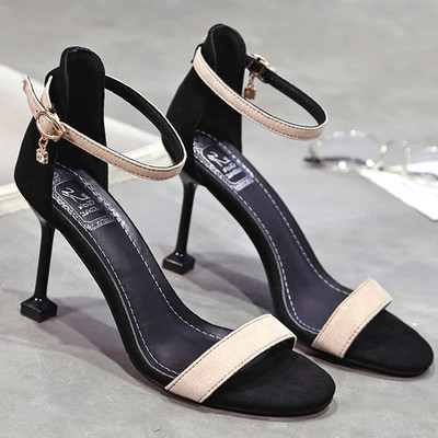 Κομψά γυναικεία σανδάλια κατάλληλα για τη καθημερινή ζωή με ενδιαφέρουσα τακούνι σε τρία χρώματα